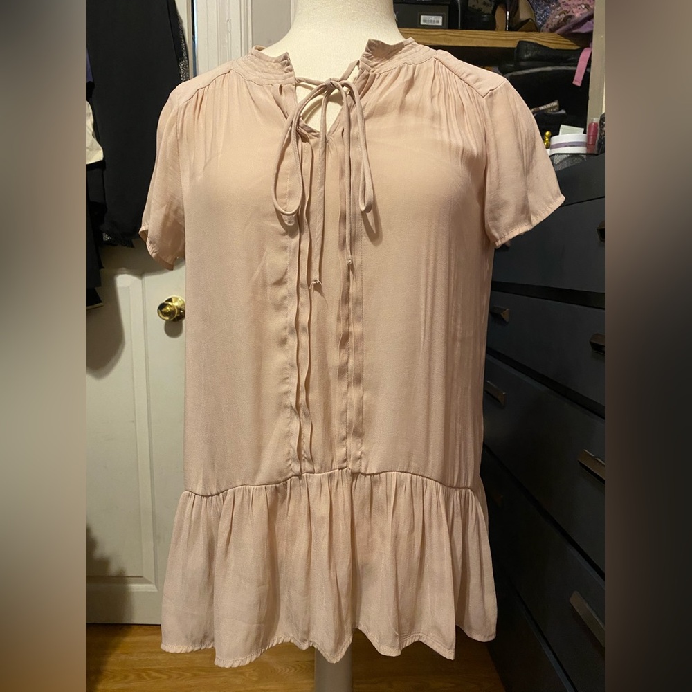 Pre-Owned, Great Condition Ro & De Women's Size Small Cream Short Sleeve Top
